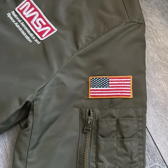 H&M NASA Bomber Green US M - Picture 3 of 4